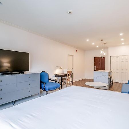 Chateau Renault Egg Harbor City Экстерьер фото