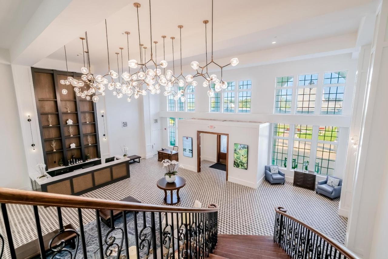 Chateau Renault Egg Harbor City Экстерьер фото
