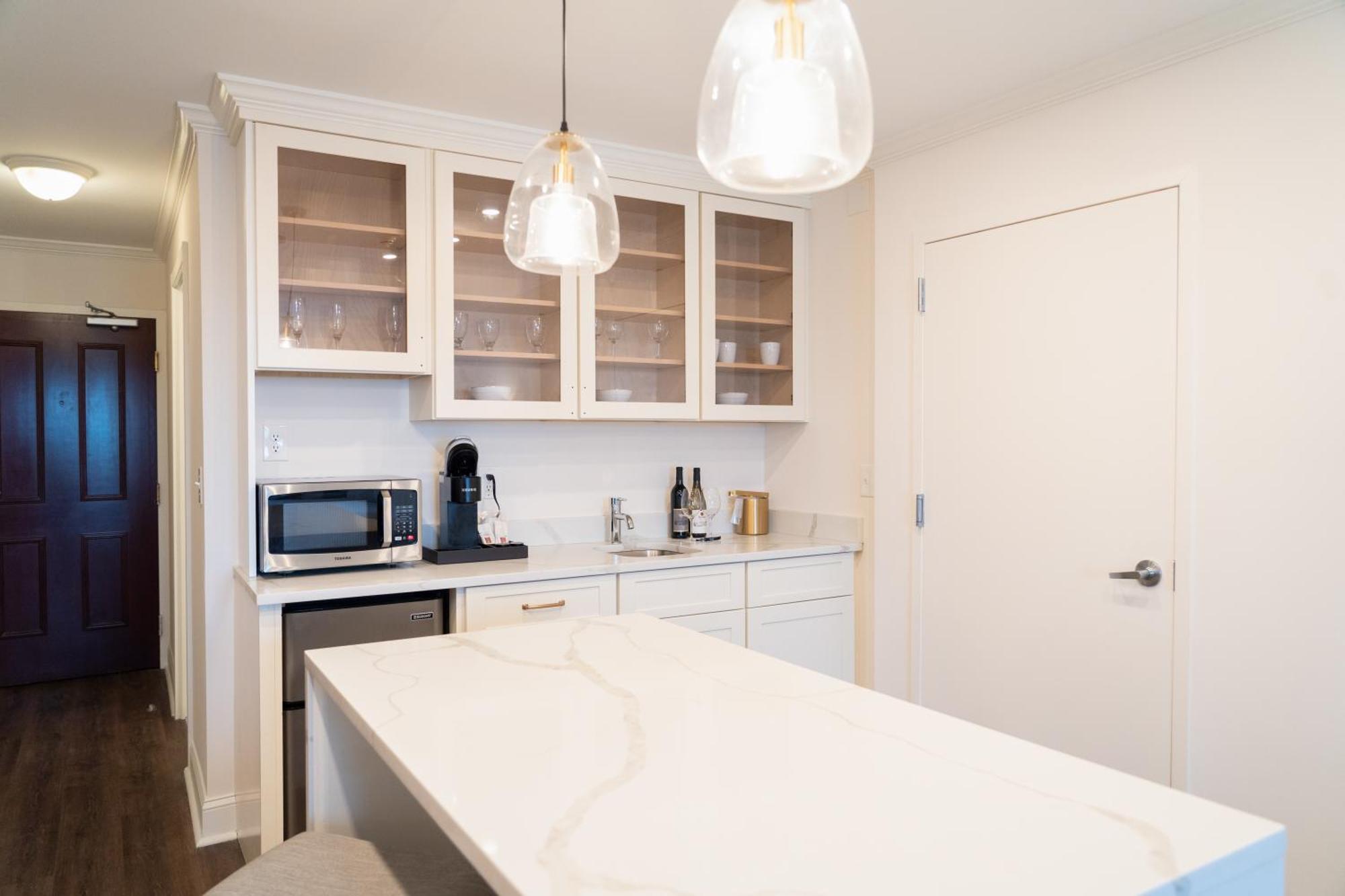 Chateau Renault Egg Harbor City Экстерьер фото